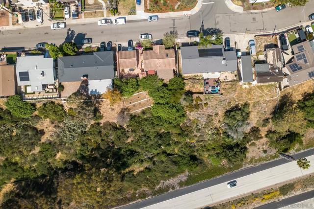 2541 Haller St, San Diego CA: https://media.crmls.org/mediaz/35d05fe6-5c2b-4a9e-a06d-1023839c09c8.jpg