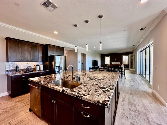 Image 3 of 33 For 7001 Laurelspur Loop