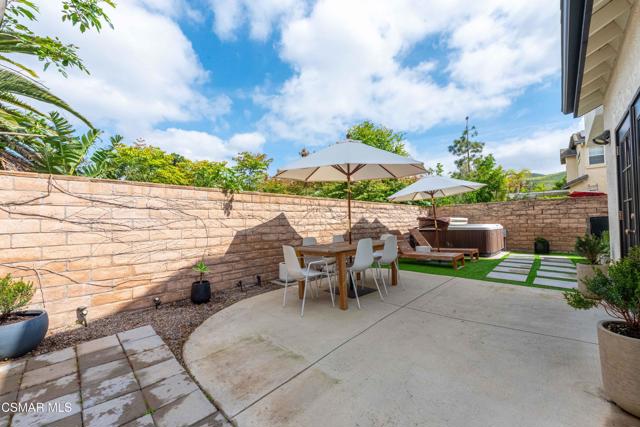 2658 Morning Grove Way, Thousand Oaks CA: https://media.crmls.org/mediaz/35d09f43-20d7-4fbc-a702-71c8a300b715.jpg