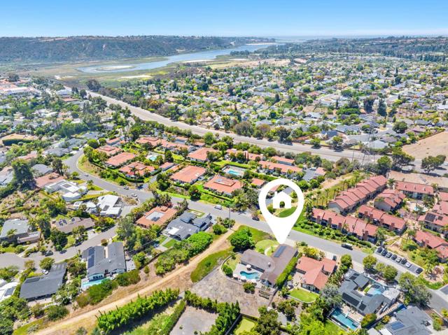 7068 Estrella De Mar, Carlsbad CA: https://media.crmls.org/mediaz/35d0aa27-6717-4163-95bc-212406ebce83.jpg