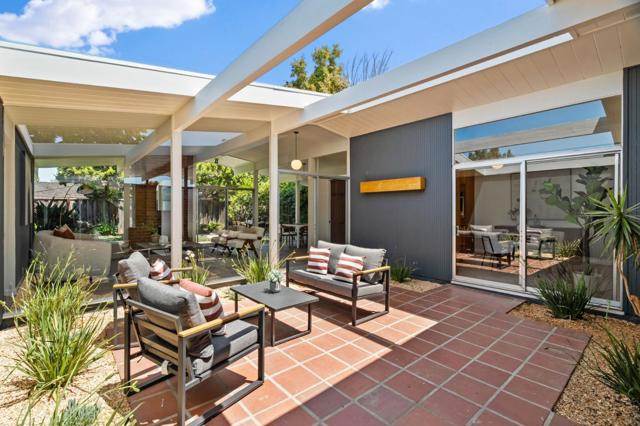 1472 Kingfisher Way, Sunnyvale CA: https://media.crmls.org/mediaz/35d0e900-6d74-494e-998f-b05136348e59.jpg