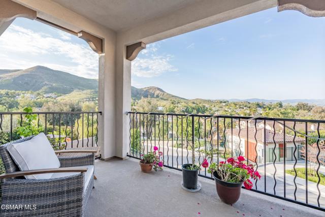263 Morro Way, Simi Valley CA: https://media.crmls.org/mediaz/35d1228f-d214-4e4f-a8d9-be6b40ec4854.jpg