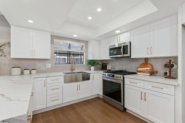 2512 Santa Ana Ave, Costa Mesa CA: https://media.crmls.org/mediaz/35d1b85e-937f-47bb-942d-f1a63c1af00d.jpg