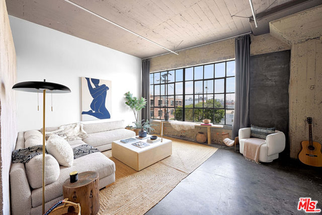 1855 Industrial Street, Los Angeles CA: https://media.crmls.org/mediaz/35d2ff17-e19d-449a-bb84-612655631ee9.jpg
