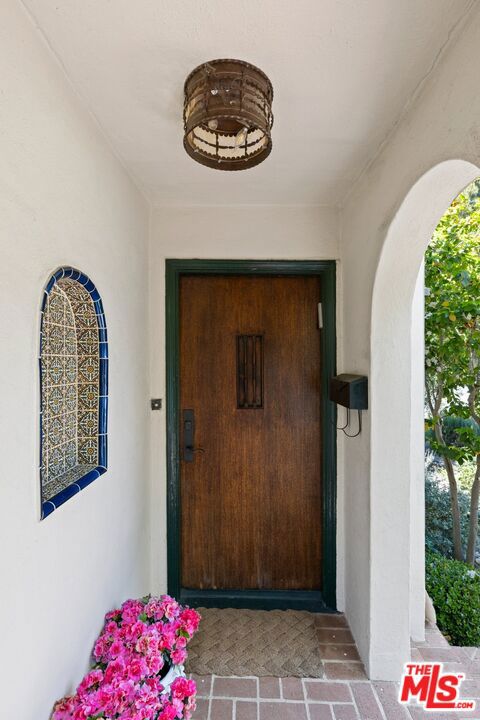403 S Bundy Drive, Los Angeles CA: https://media.crmls.org/mediaz/35d350cf-6067-4a39-a914-b840f3ea41cd.jpg