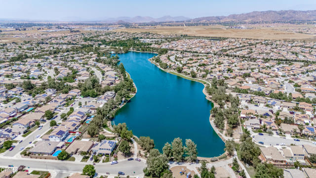 29039 Shorecliff Circle, Menifee CA: https://media.crmls.org/mediaz/35d37478-c5b1-4d9c-aa5f-6871762c1fd6.jpg
