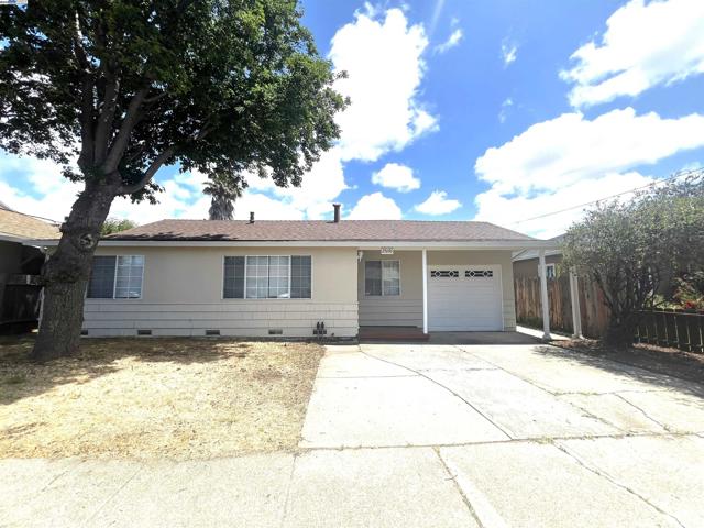 25696 Lander Ave, Hayward CA: https://media.crmls.org/mediaz/35d380ba-ff11-4239-b774-8d1934874581.jpg