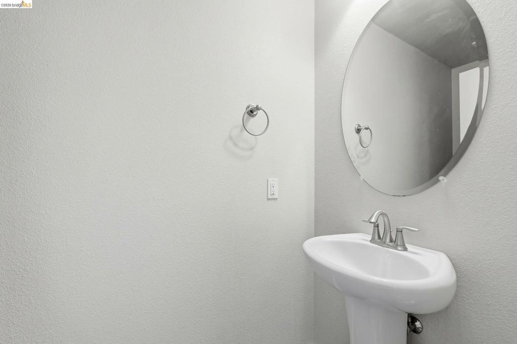 https://media.crmls.org/mediaz/35d39b93-3118-4dcf-b950-37400b1d4e4c.jpg?preset=X-Large