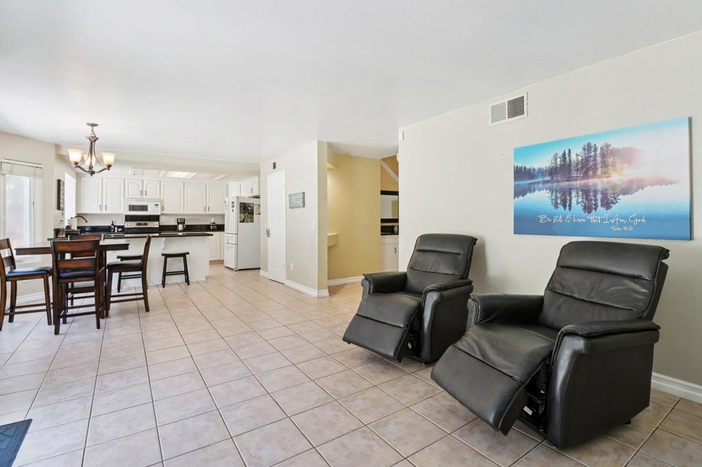 MLS #250035843SD img 10