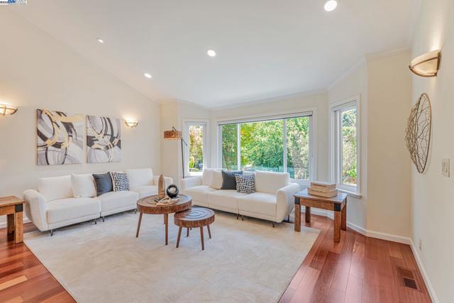 483 Becado Place, Fremont CA: https://media.crmls.org/mediaz/35d3c117-0f77-4290-8c99-862e85dcb4ad.jpg