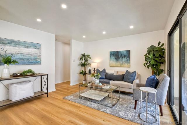 13260 Wimberly Sq, San Diego CA: https://media.crmls.org/mediaz/35d40156-9023-43b7-b348-bd341c98d5ed.jpg