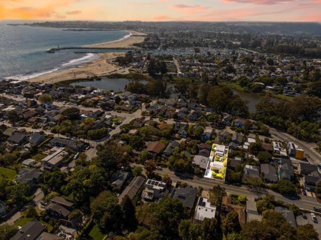 399 13th Avenue, Santa Cruz CA: https://media.crmls.org/mediaz/35d423a1-35b4-439b-9d96-6c2e340703c8.jpg