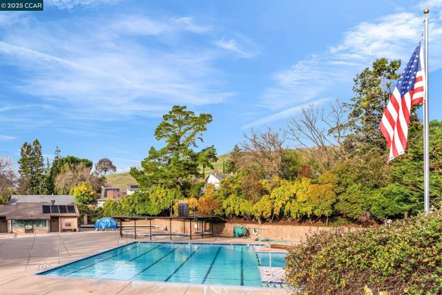 1092 Hillendale Ct, Walnut Creek CA: https://media.crmls.org/mediaz/35d5aa5b-bc5d-40c0-b1db-a4fcbdedd385.jpg