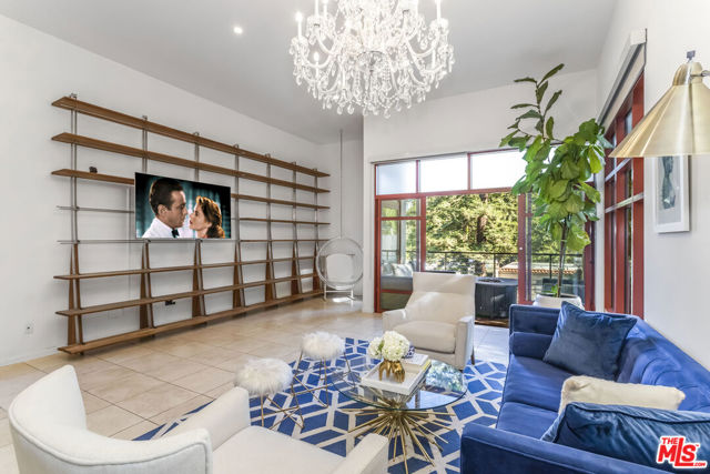 8783 Lookout Mountain Avenue, Los Angeles CA: https://media.crmls.org/mediaz/35d5b276-7f1d-4585-8bc2-1ef4439723e7.jpg
