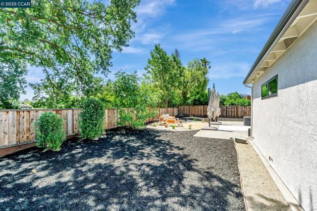 503 Vine Hill Way, Martinez CA: https://media.crmls.org/mediaz/35d61319-6f0c-4d6c-a58c-4b8b33874315.jpg
