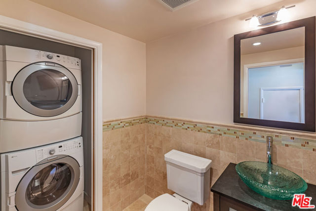 23914 De Ville Way, Malibu CA: https://media.crmls.org/mediaz/35d6879a-b8d2-45a3-828d-3cbd81d137a1.jpg