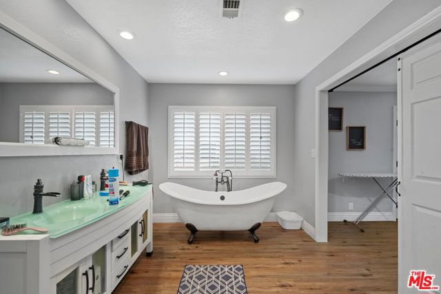 4631 W Avenue M8, Lancaster CA: https://media.crmls.org/mediaz/35d6ddd4-045f-479f-a487-d46652952e43.jpg
