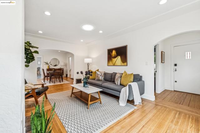 714 Evelyn Ave, Albany CA: https://media.crmls.org/mediaz/35d745f2-374d-4237-a1be-27d548d4e849.jpg