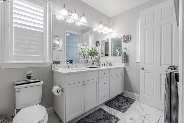 5079 Rowan Dr, San Ramon CA: https://media.crmls.org/mediaz/35d755a9-63ea-4cfb-9709-79554b849b6f.jpg