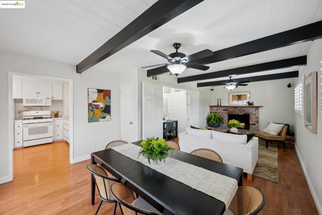 952 Amador St, Richmond CA: https://media.crmls.org/mediaz/35d75e74-5e2b-4361-88a3-4f75178da55c.jpg