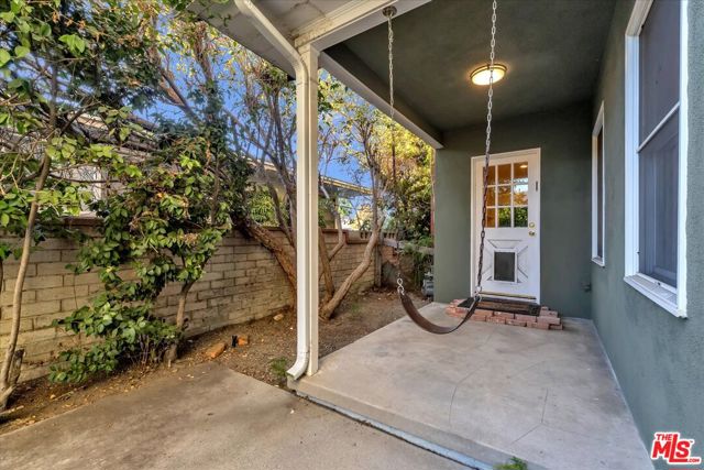 12430 Cumpston Street photo 40