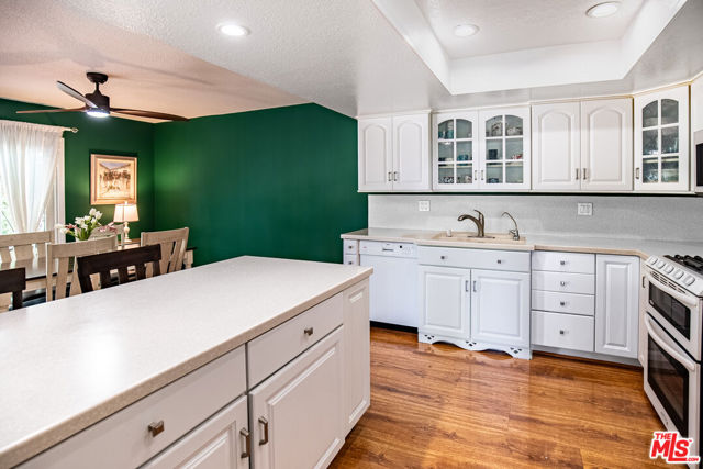 27003 Rio Prado Drive, Valencia CA: https://media.crmls.org/mediaz/35d7e00d-35a6-4bbd-9323-3f43e7ba7b41.jpg
