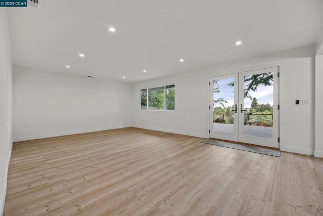1952 Montclair Court, Walnut Creek CA: https://media.crmls.org/mediaz/35d95c6b-ffac-4dd8-9c19-f94c829f3e66.jpg
