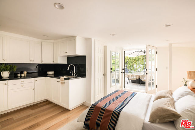 4046 Wasatch Avenue, Los Angeles CA: https://media.crmls.org/mediaz/35da30a0-8716-4af5-8a90-b287a3b41f56.jpg