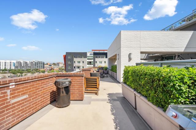 253 10Th Ave, San Diego CA: https://media.crmls.org/mediaz/35da5edc-667d-450e-bd11-d29164a2723c.jpg