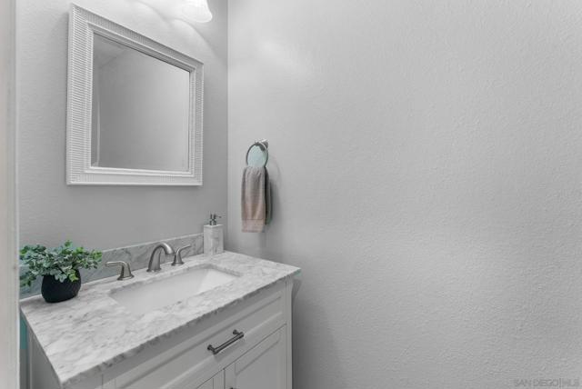 729 Mosaic Cir, Oceanside CA: https://media.crmls.org/mediaz/35daa255-e5f8-4d5c-8ead-ccebd897b9ad.jpg