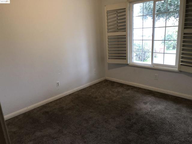 2174 Sugartree Dr, Pittsburg CA: https://media.crmls.org/mediaz/35dad1a6-2f7f-425a-ab20-ba1cee10b08a.jpg