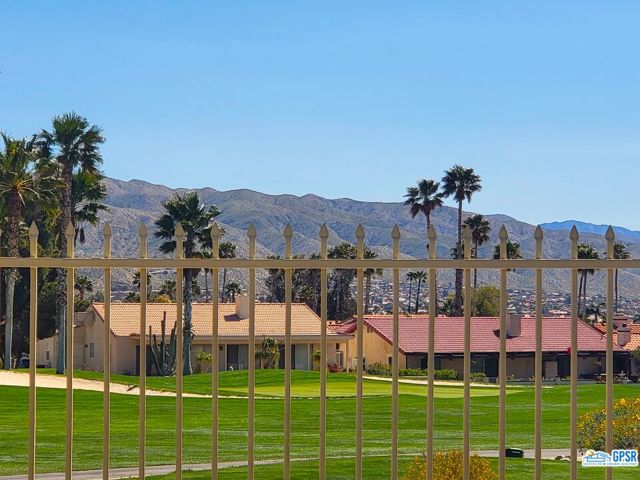 9122 SILVER STAR Avenue, Desert Hot Springs CA: https://media.crmls.org/mediaz/35dbef72-f6d7-448f-a982-b239a7689daa.jpg