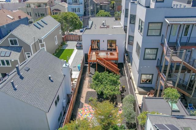 2356 15th St, San Francisco CA: https://media.crmls.org/mediaz/35dbf1e9-15c2-48f4-ad8f-73bf28b814a7.jpg