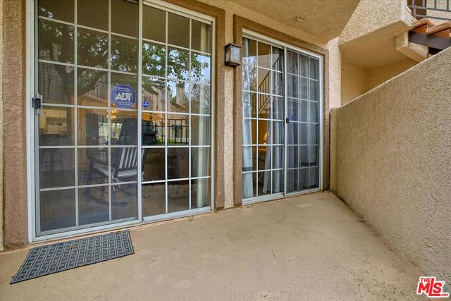 24125 Del Monte Drive, Valencia CA: https://media.crmls.org/mediaz/35dc5bb7-277d-4628-96ff-1acd997c6c3b.jpg