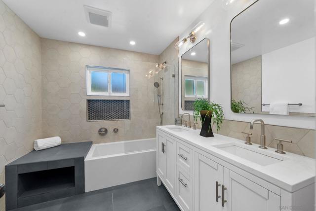 2068 Catalina, San Diego CA: https://media.crmls.org/mediaz/35de279e-be9b-41d3-90c5-81427b3f7be0.jpg
