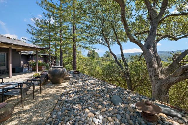 25 Toro Court, Portola Valley CA: https://media.crmls.org/mediaz/35e086fe-a100-422e-bebf-31cf7647add0.jpg