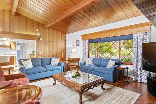 Detail Gallery Image 7 of 55 For 843 Alta Vista Dr, Vista,  CA 92084 - 3 Beds | 2 Baths