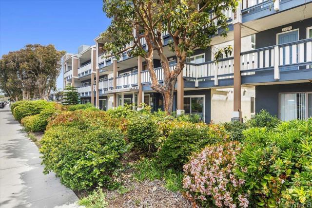 Detail Gallery Image 8 of 26 For 2715 Camino Del Mar, Del Mar,  CA 92014 - 2 Beds | 2 Baths