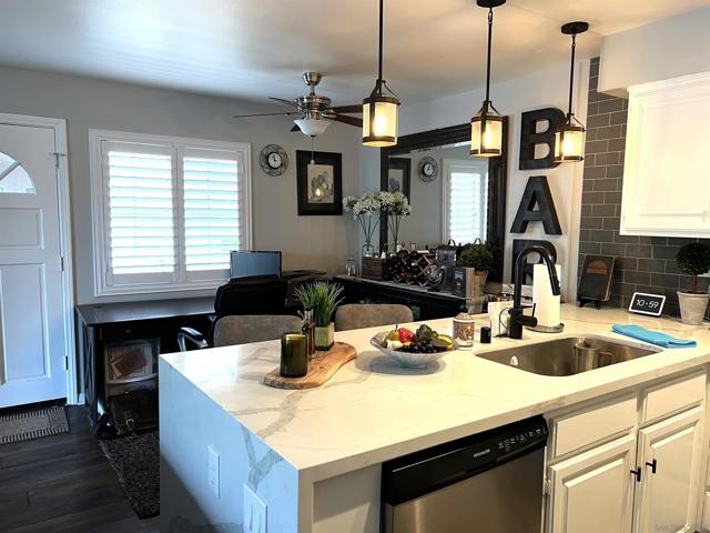 6970 Ballena Way, Carlsbad CA: https://media.crmls.org/mediaz/35e104f7-f8dc-444a-9efa-78c77a9d0a82.jpg