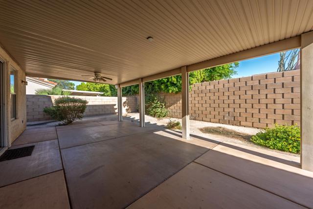 74082 Daisy Lane, Palm Desert CA: https://media.crmls.org/mediaz/35e1bdfb-f220-4791-ac35-9968bffcb3ab.jpg