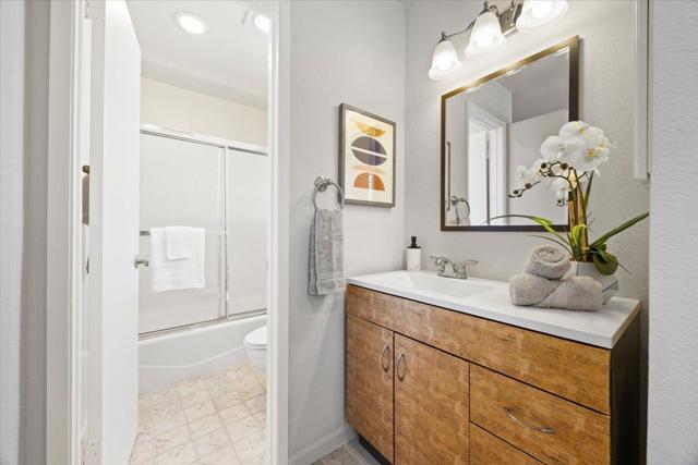 203 Shorebird Circle, Redwood City CA: https://media.crmls.org/mediaz/35e2ae03-c0d2-428b-b3c8-c1e66fd404c8.jpg