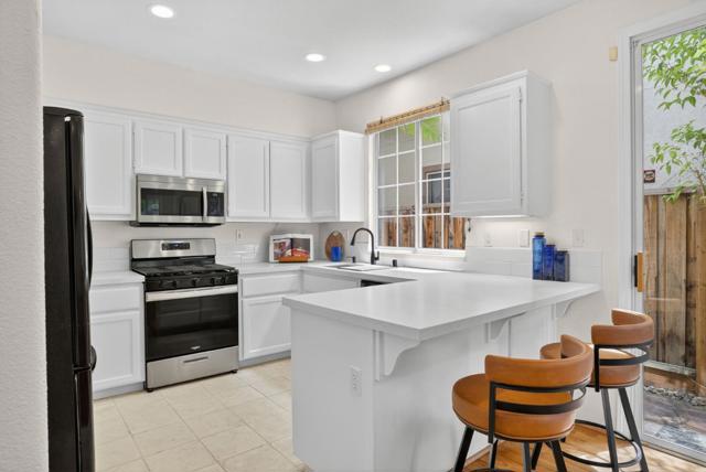 612 Villa Centre Way, San Jose CA: https://media.crmls.org/mediaz/35e2edb4-804e-46be-9c4d-23c1acb5232f.jpg