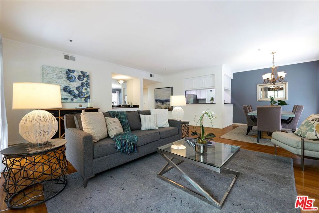 1401 S Bentley Avenue #202