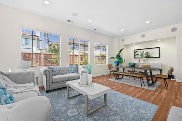 336 Arrowhead Way, Hayward CA: https://media.crmls.org/mediaz/35e3f38e-07b1-4b8e-aa6a-7f596ff4de47.jpg
