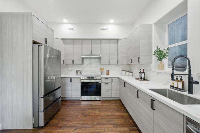6868 Moore Drive, Oakland CA: https://media.crmls.org/mediaz/35e4154f-5811-41cf-9a07-c4ec0793724e.jpg