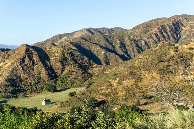25933 Sand Canyon Road, Santa Clarita CA: https://media.crmls.org/mediaz/35e460f8-8646-4bdd-8803-ba1c2bca3b8f.jpg