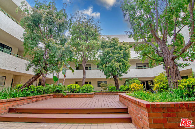 3544 S Centinela Avenue, Los Angeles CA: https://media.crmls.org/mediaz/35e48252-2f46-4a93-93ba-7814ff71bc2b.jpg