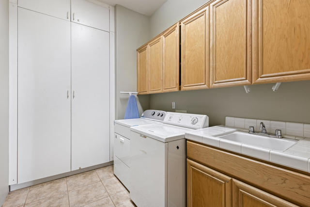 86 N Kavenish Drive, Rancho Mirage CA: https://media.crmls.org/mediaz/35e48450-f888-458d-8532-f2c64ff7766f.jpg