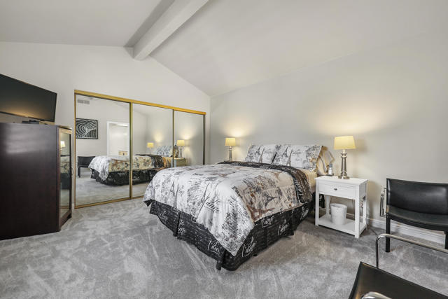 186 Running Springs Drive, Palm Desert CA: https://media.crmls.org/mediaz/35e4a668-48bf-4124-bcb2-06a0bc99ae72.jpg