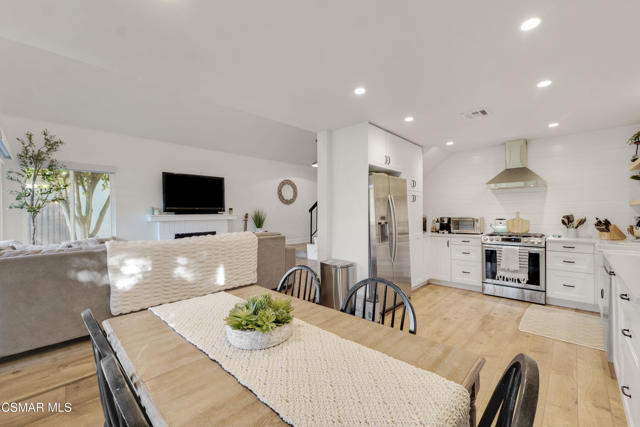 5757 Lake Lindero Drive, Agoura Hills CA: https://media.crmls.org/mediaz/35e55946-894c-4134-91cf-21f46104ebab.jpg